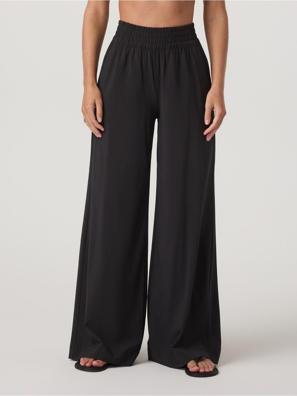 Vuori Women's Villa Wide-Leg Pants Black Size Medium vw4047 Black